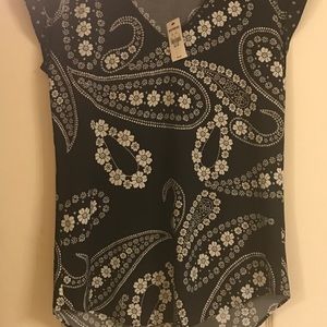 Express Gramercy Tee Black/White Paisly